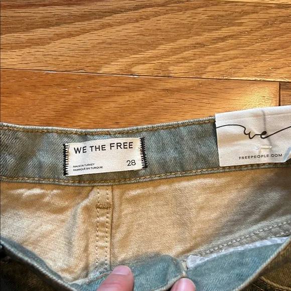Free People We The Free Illusions Printed Patchwork barrel jeans. NWT. Size 28 - Picture 2 of 9